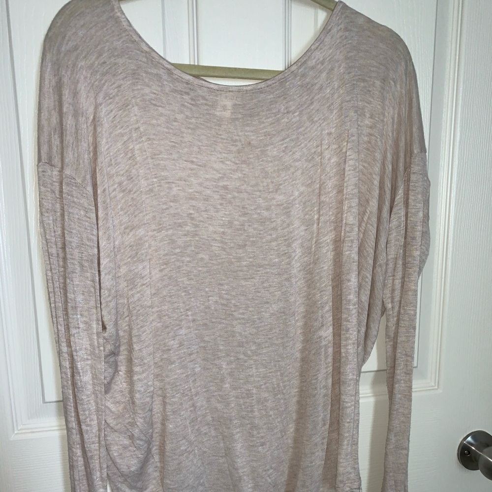 VERY SOFT LONG SLEEVE LOOSE TOP!